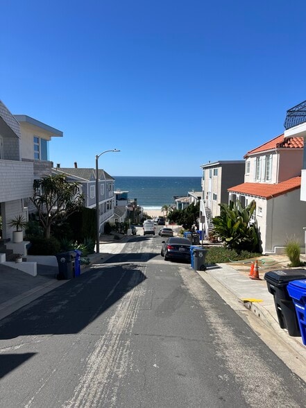 Building Photo - 224 28th St