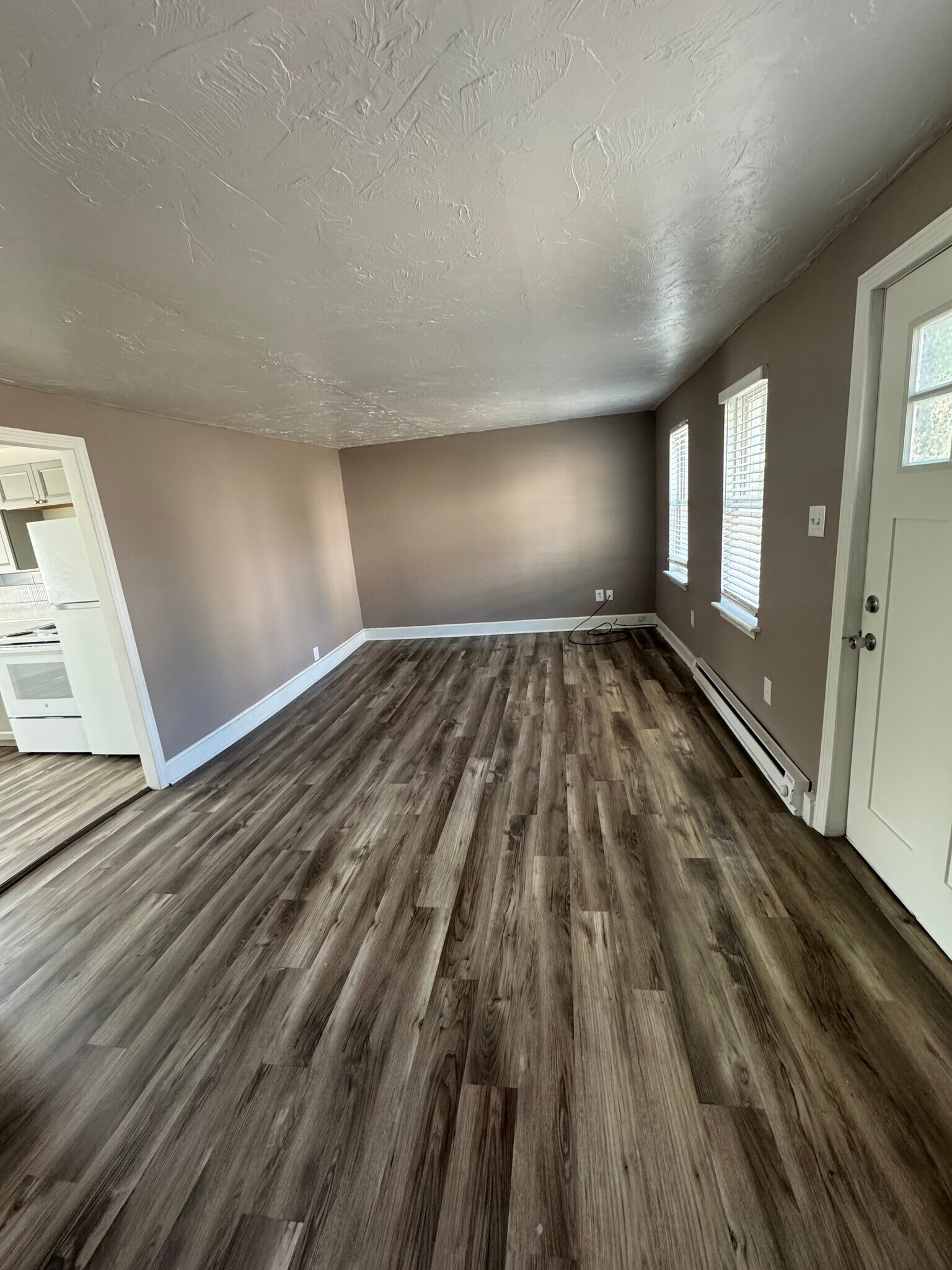 Large living room - 5 Ballouville Rd