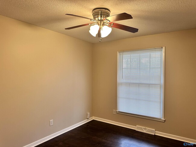 Building Photo - 326 Drake Ave SW