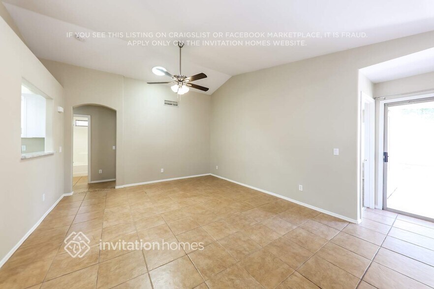 Building Photo - 13147 W Saguaro Ln