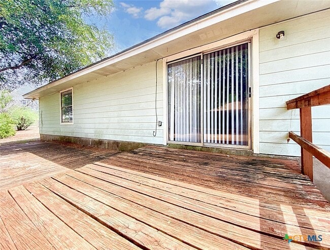 Building Photo - 106 Hughson Ct