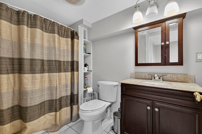 Building Photo - 74 Linwood St