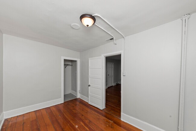 Building Photo - 1711 S Laflin St