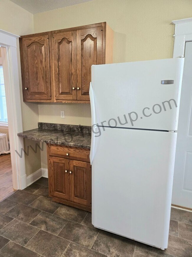 Building Photo - 821 48th St