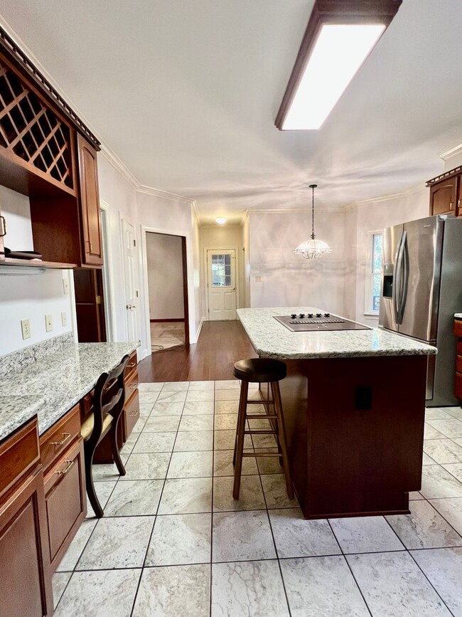 Building Photo - Fabulous 4BR 2.5BA Home on 1.25 Acres