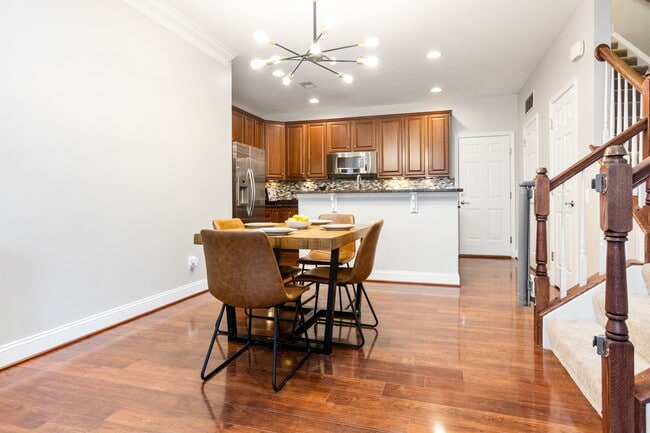 Building Photo - 20657 Sibbald Sq