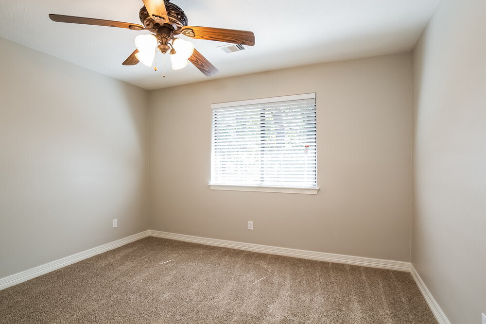 Building Photo - 612 Spruce Dr