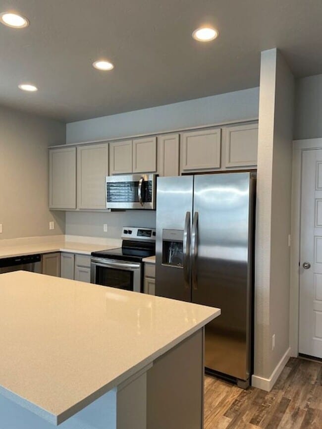 Building Photo - Roe Street Townhomes