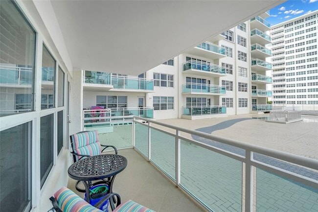 Building Photo - 3900 Galt Ocean Dr