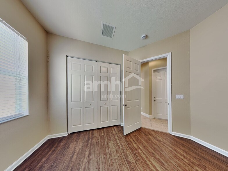 Building Photo - 996 NW Leonardo Cir