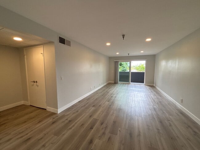 Interior Photo - 110 South Sweetzer Ave