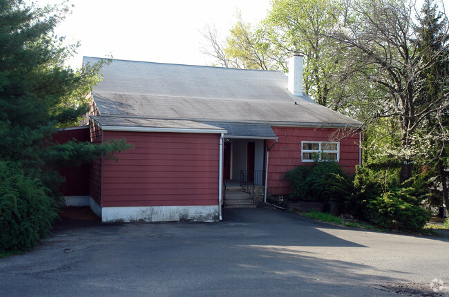 Building Photo - 931 N Trooper Rd