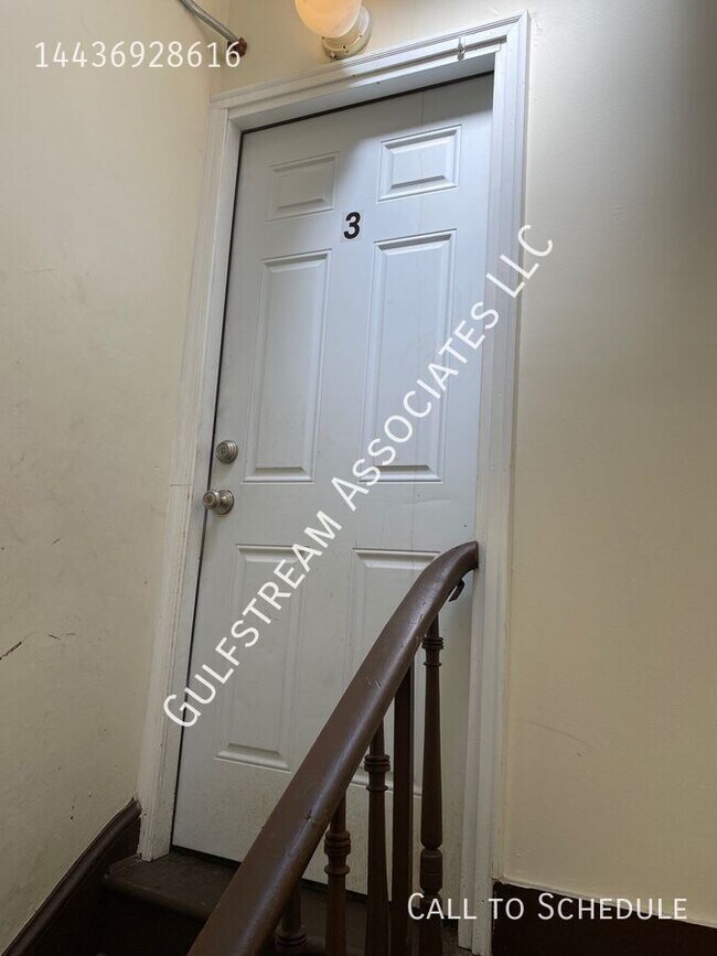 Building Photo - 817 N Carey St