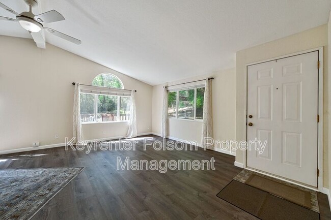 Building Photo - 2541 Deer Brush Ln