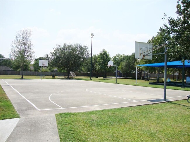 Building Photo - 217 Glen Haven Dr