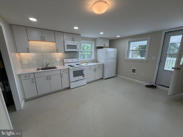 Building Photo - 271B Redwood Dr