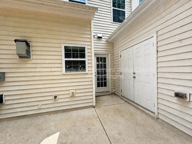 Building Photo - 166 Gulley Glen Dr