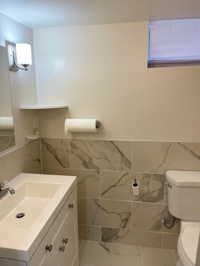 Building Photo - 5446 C St SE