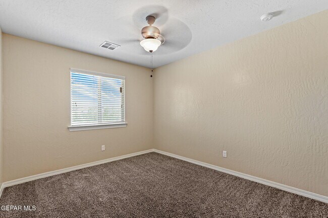 Building Photo - 405 Saltford Pl