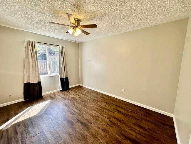 Building Photo - 6131-6133 Horton Drive