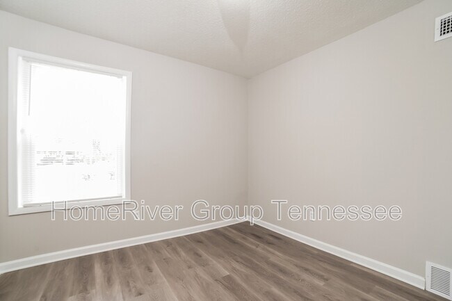 Building Photo - 2775 Ashbriar Dr