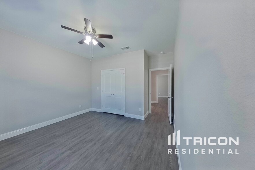 Building Photo - 1908 Carrington Dr