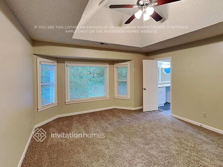 Building Photo - 1371 Willowbrook Dr SW