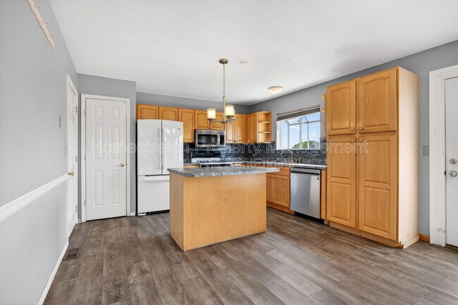 Building Photo - 166 Royallprairie Ln