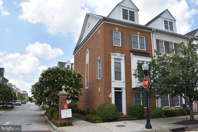 Primary Photo - 324 Scott St