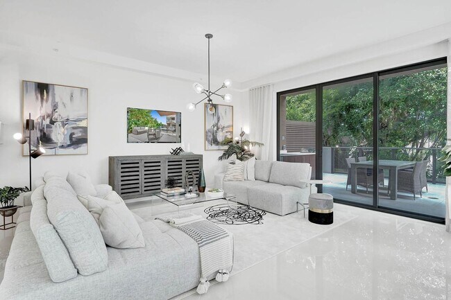 Building Photo - 3040 N Ocean Blvd