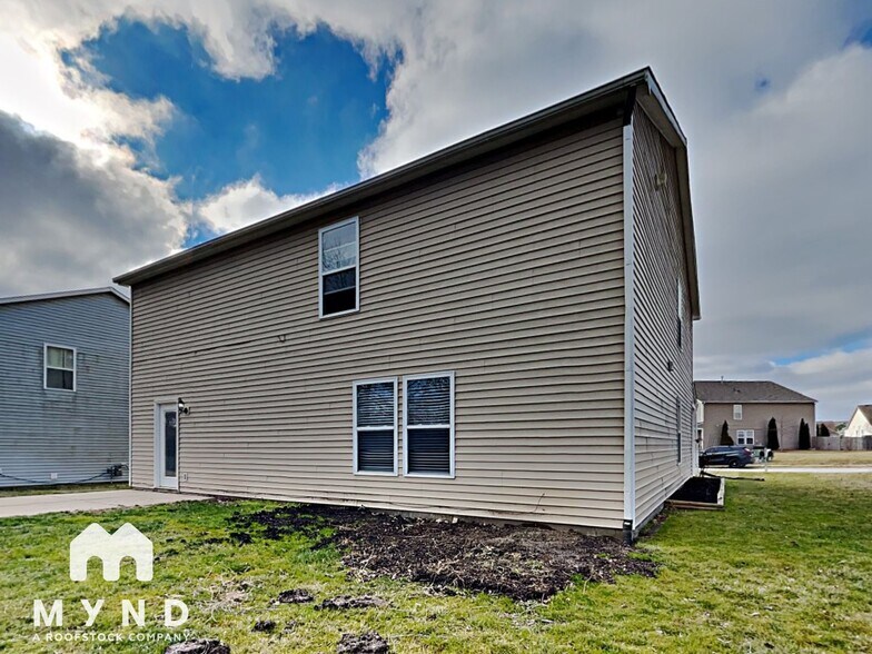 Building Photo - 747 Sedgewick Ln