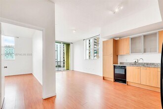 Building Photo - 1350 NW 8th Ct