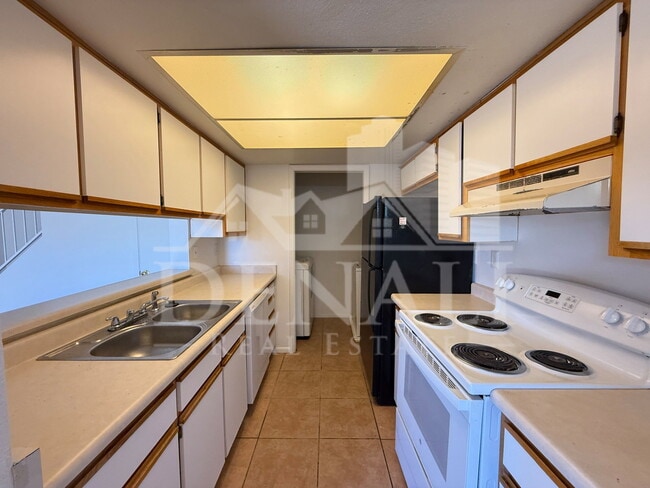 Building Photo - 4006 S 44th St