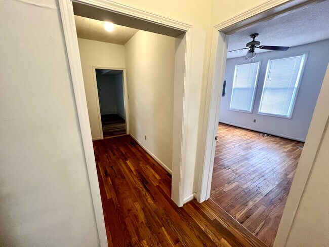 Building Photo - Five Points duplex