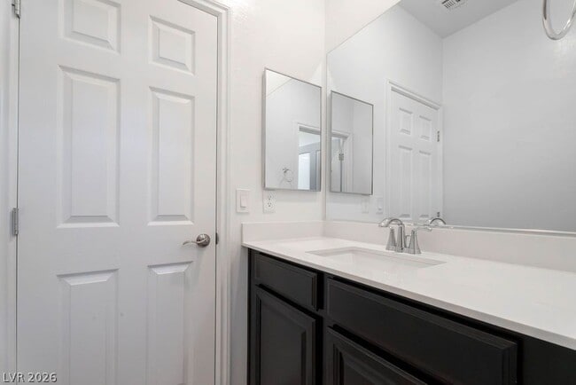 Building Photo - 7126 Calvert Cliffs St