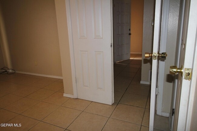 Building Photo - 10711 Ivanhoe Dr