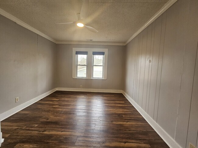 Building Photo - 2034 Jenkins Dairy Rd