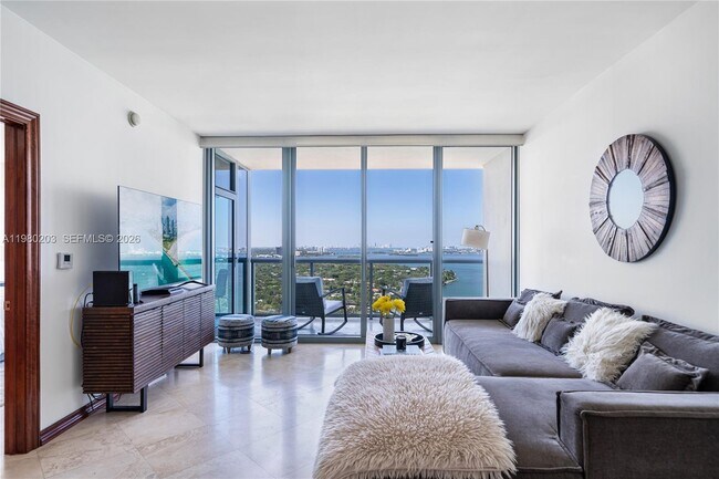 Building Photo - 601 NE 36th St