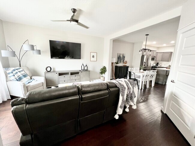 Building Photo - 5068 W Targee St