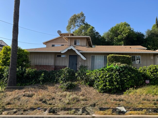 Building Photo - 1807 Bara Rd