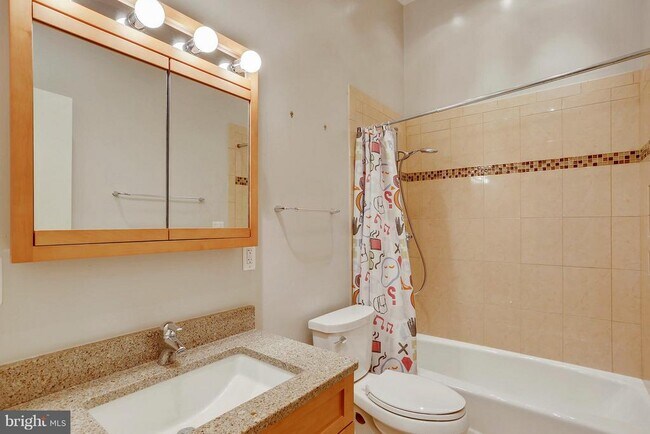 Building Photo - 9801 Clydesdale St