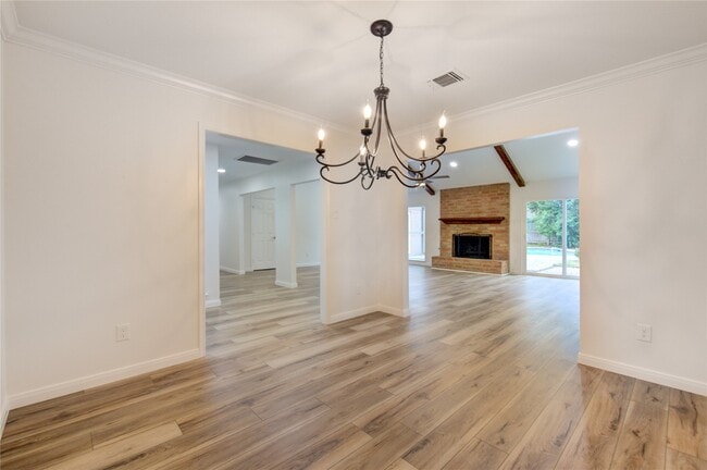 Building Photo - 10322 Lynbrook Hollow St