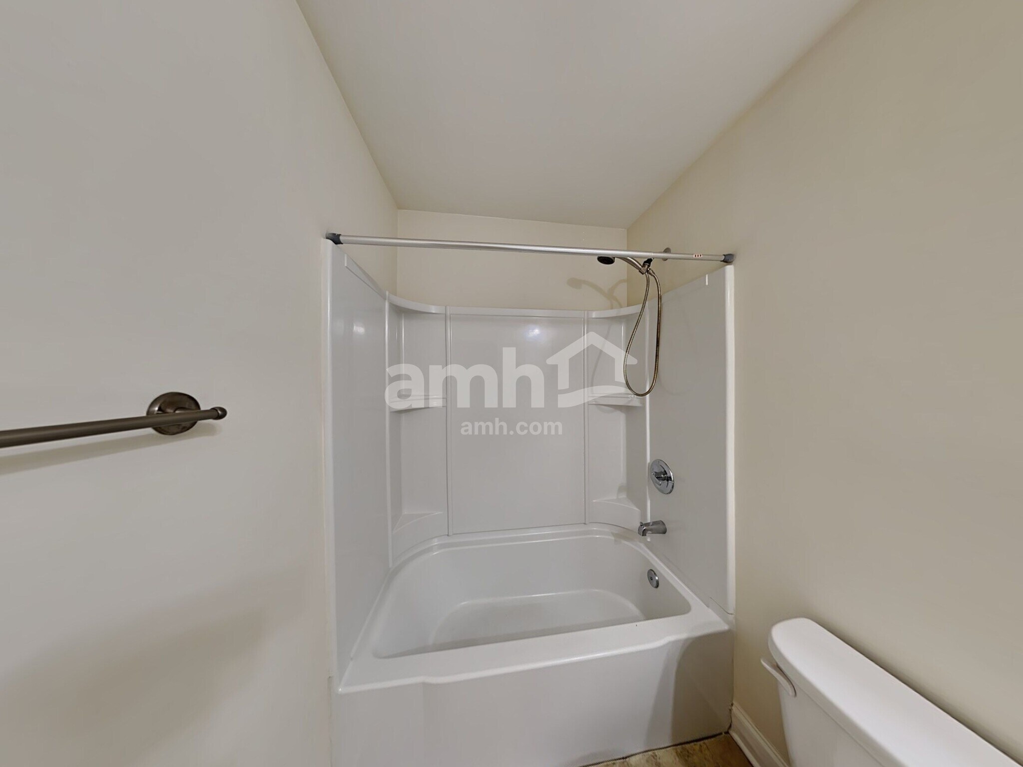 Building Photo - 2474 Beal St