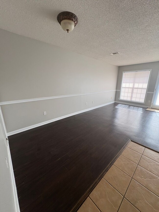 Building Photo - 165 N Spring View Dr
