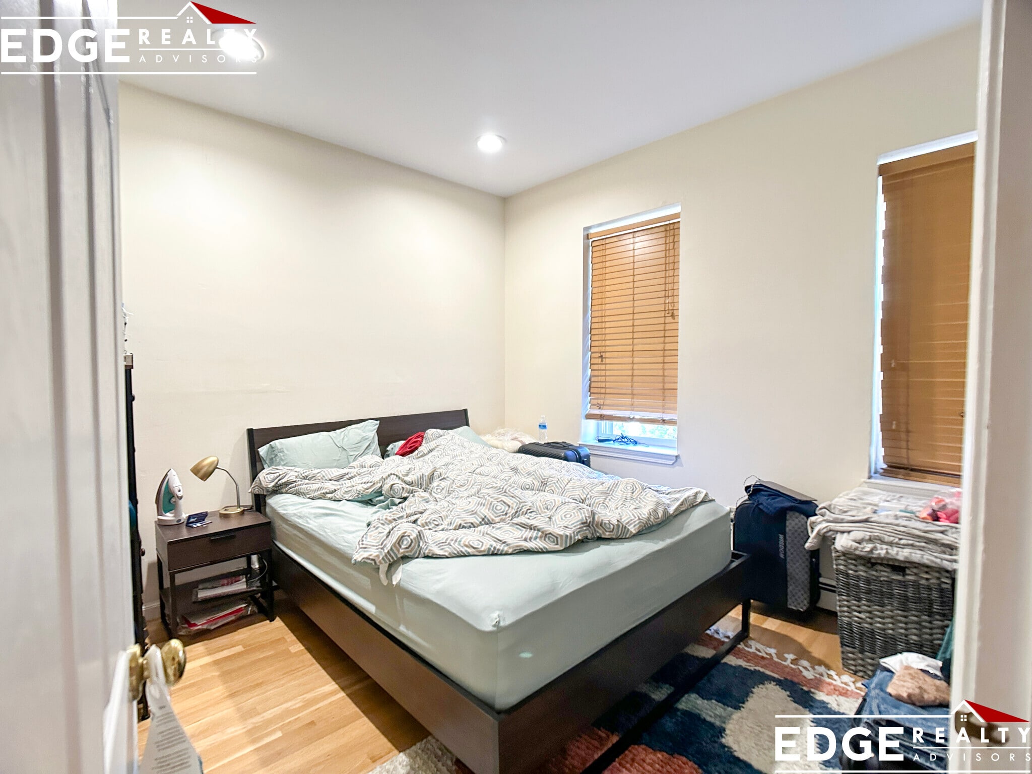 Building Photo - 390 Riverway