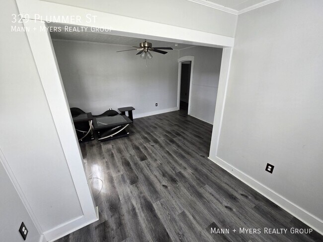 Building Photo - 329 Plummer St