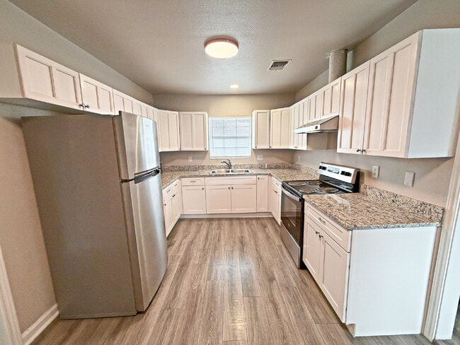 Building Photo - 232 Cornell Ave