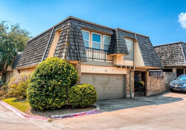 Building Photo - 8560 Park Ln
