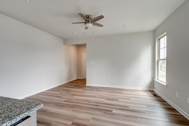 Building Photo - 304 Northfield Hts Ln