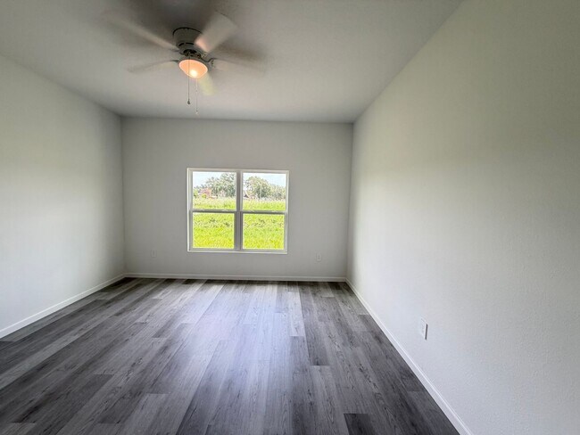 Building Photo - 5341 Vista Lago Dr